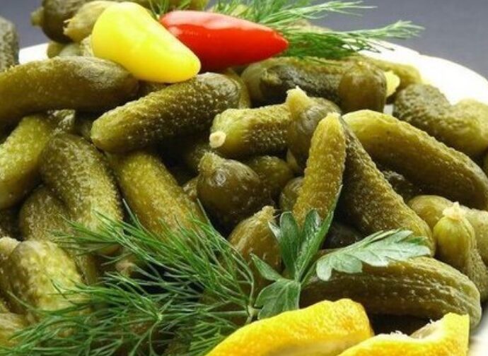 Nəyə görə insan şoraba və duzlu yemək istəyir?